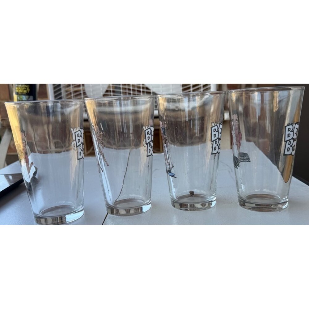 Set of 4 Betty Boop Classic Collectible 16 oz. Drinking Glasses 6" Tall (READ) - Picture 3 of 16